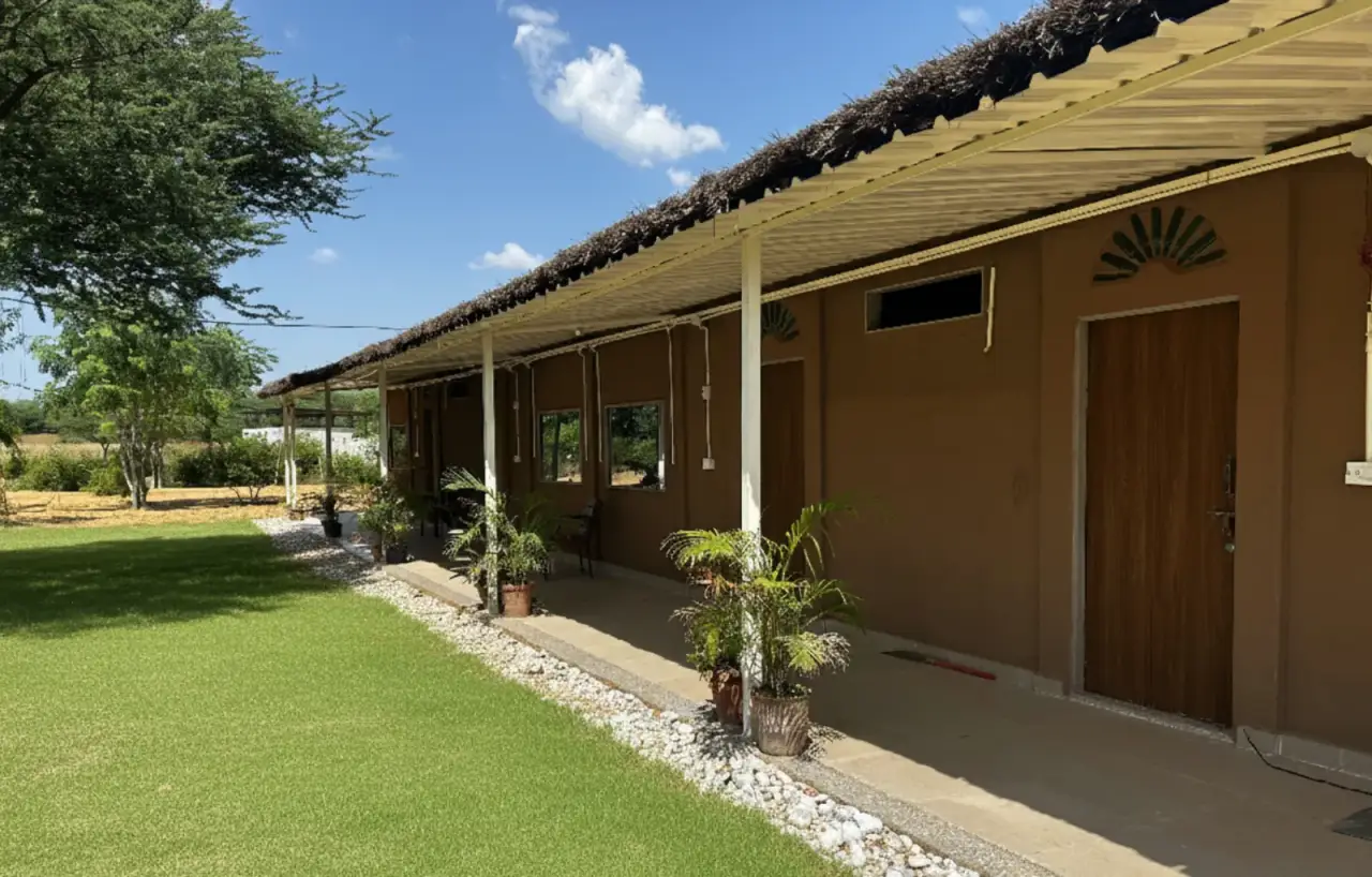 Mud cottage at R-Pragya Farmstay